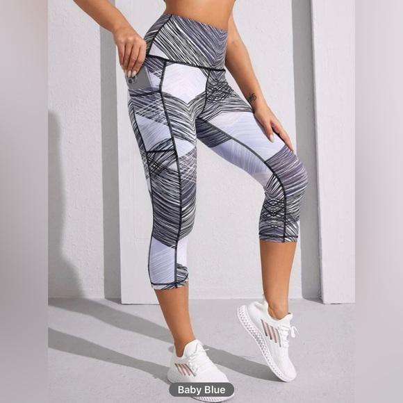 Trendy Color-block Stripe Mid-Calf Length Leggings With Side Phone Pocket *NEW* - Picture 3 of 15